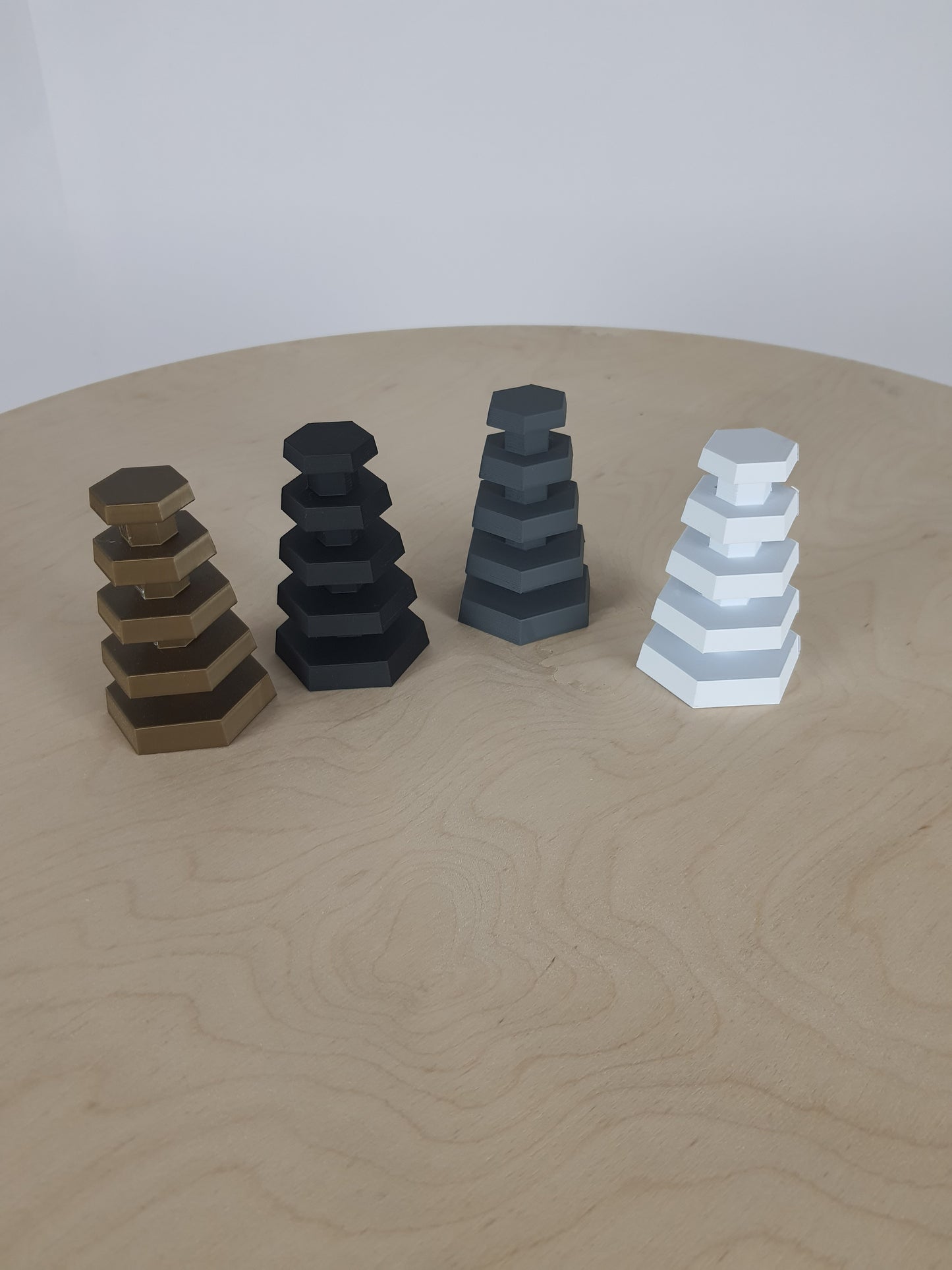 3D Baskı Duvara Monte Kıyafet Askılığı – Dikey 4 Kancalı Hexagon Askı