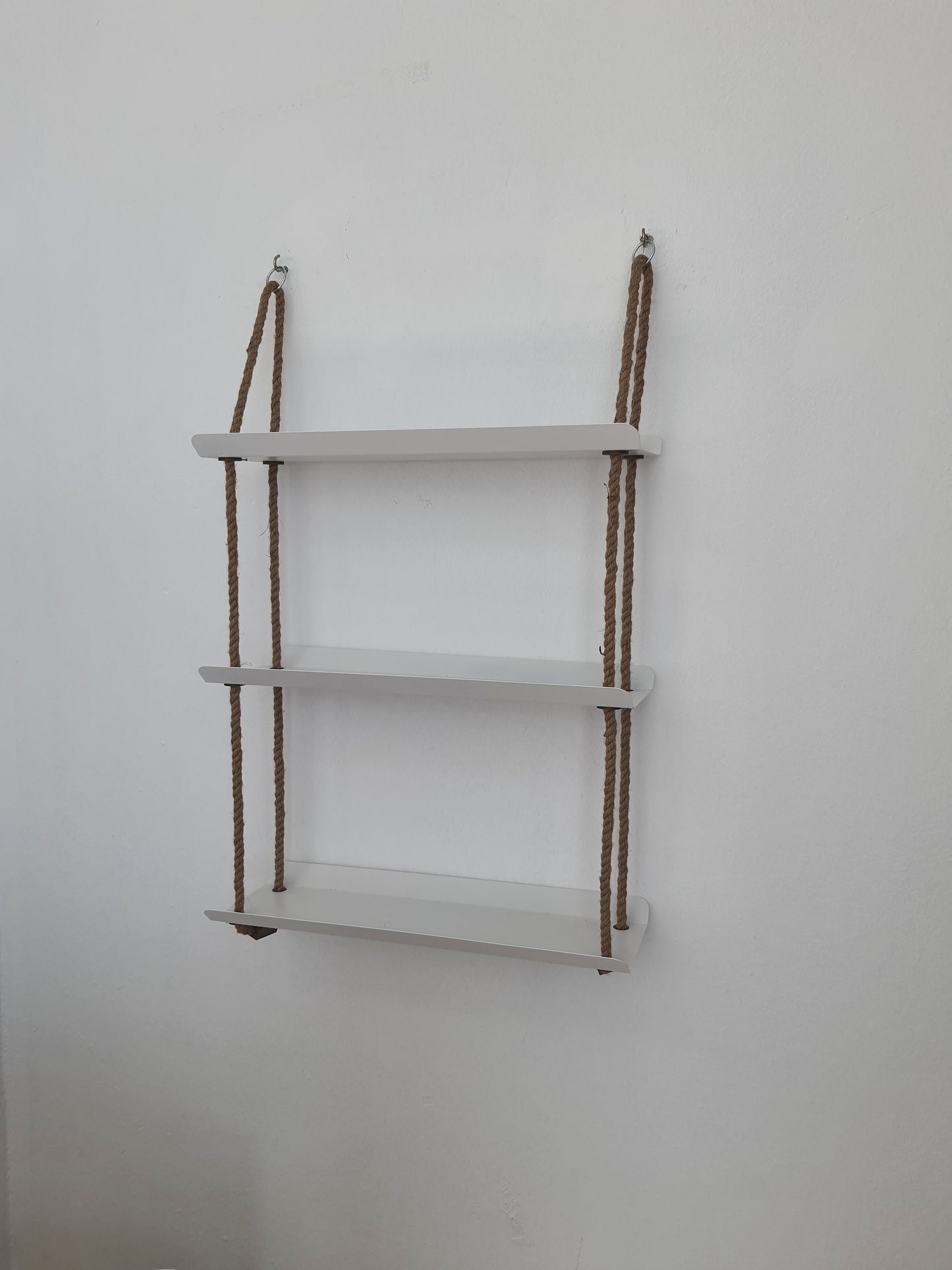 El Yapımı 3 Katlı Jüt Halatlı Asılı Metal Raf