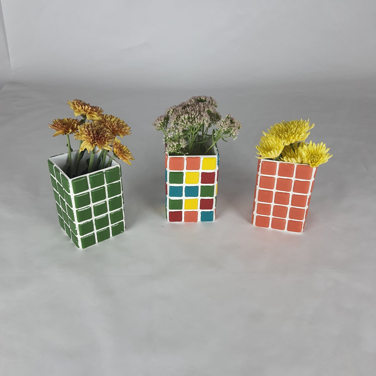 El Yapımı Mozaik Vazo – Renkli Geometrik Desenli Vazo