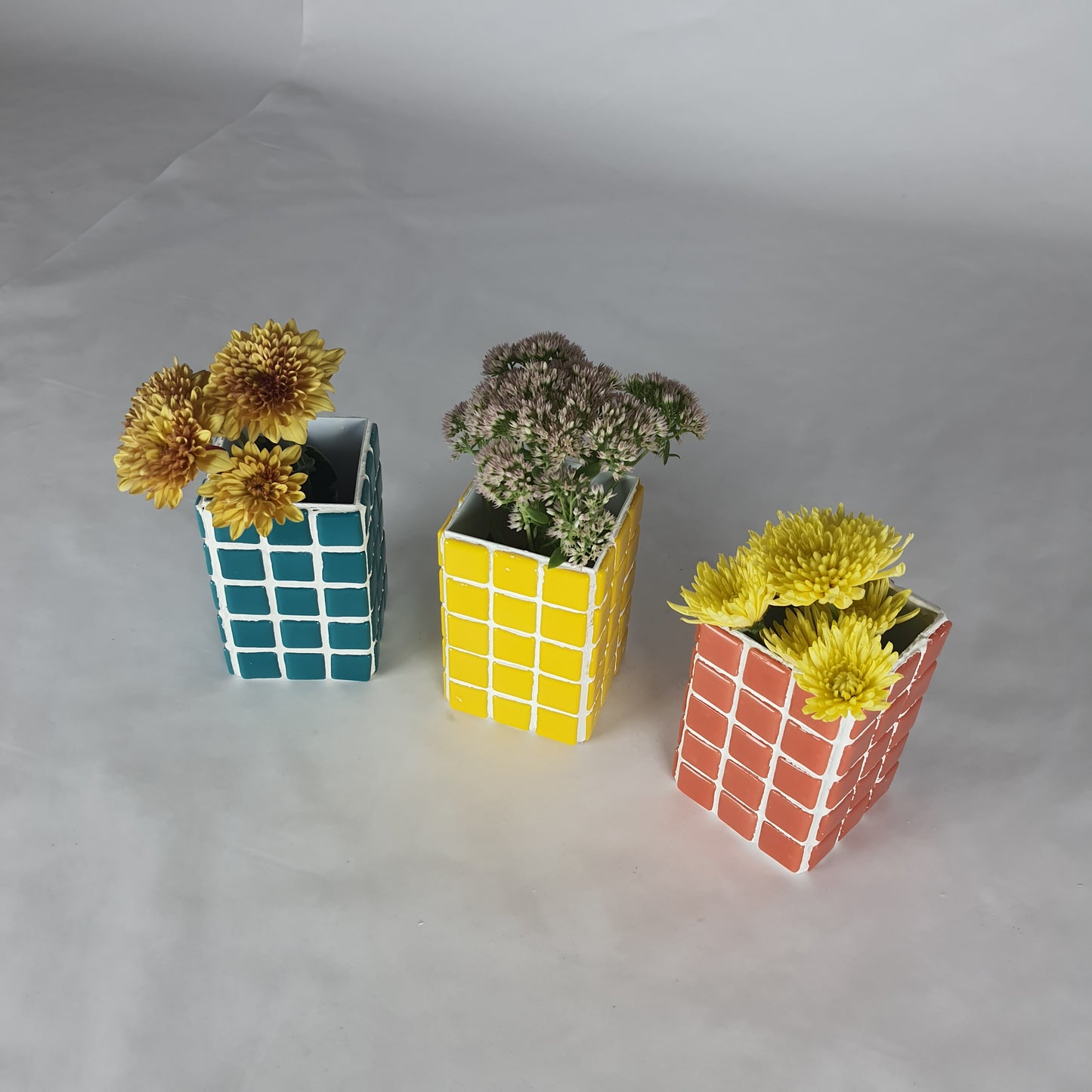 El Yapımı Mozaik Vazo – Renkli Geometrik Desenli Vazo