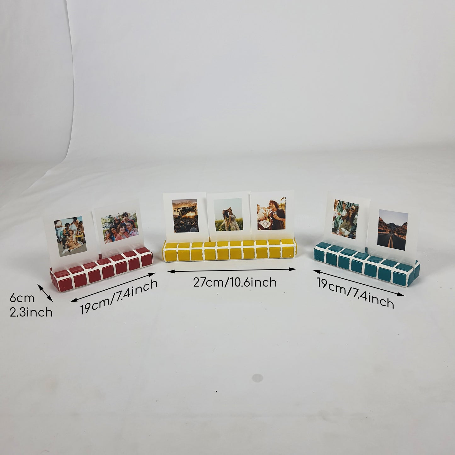 Tasarım El Yapımı Mozaik Fotoğraf Standı – Renkli Polaroid & Instax Sergileme