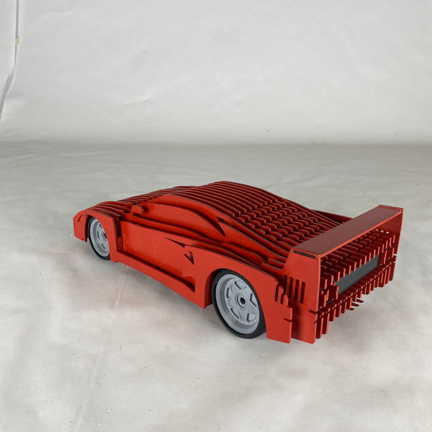 3D Kırmızı Ferrari Dekoratif Model Araba – Modern Sanatsal Tasarım / Koleksiyon ve Duvar Dekoru