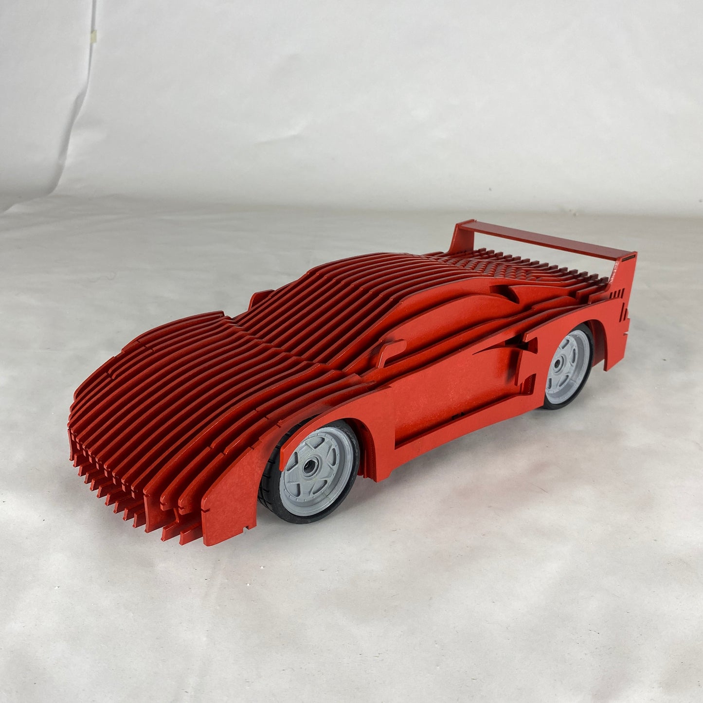 3D Kırmızı Ferrari Dekoratif Model Araba – Modern Sanatsal Tasarım / Koleksiyon ve Duvar Dekoru