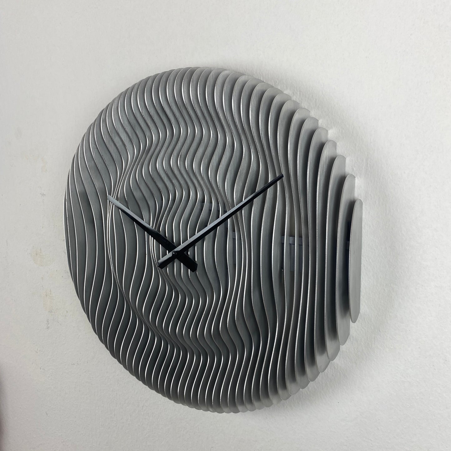 Alüminyum Parametrik Duvar Saati – El Yapımı Tasarım