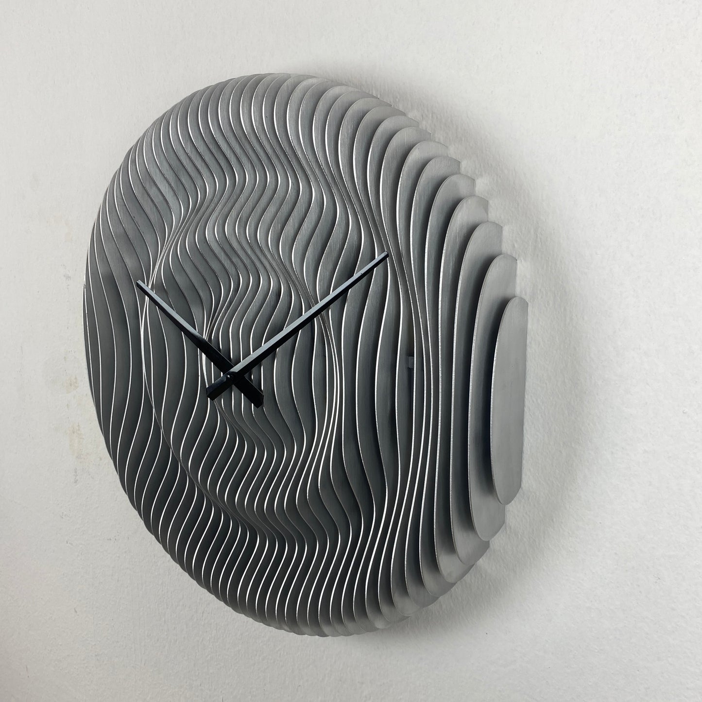 Alüminyum Parametrik Duvar Saati – El Yapımı Tasarım